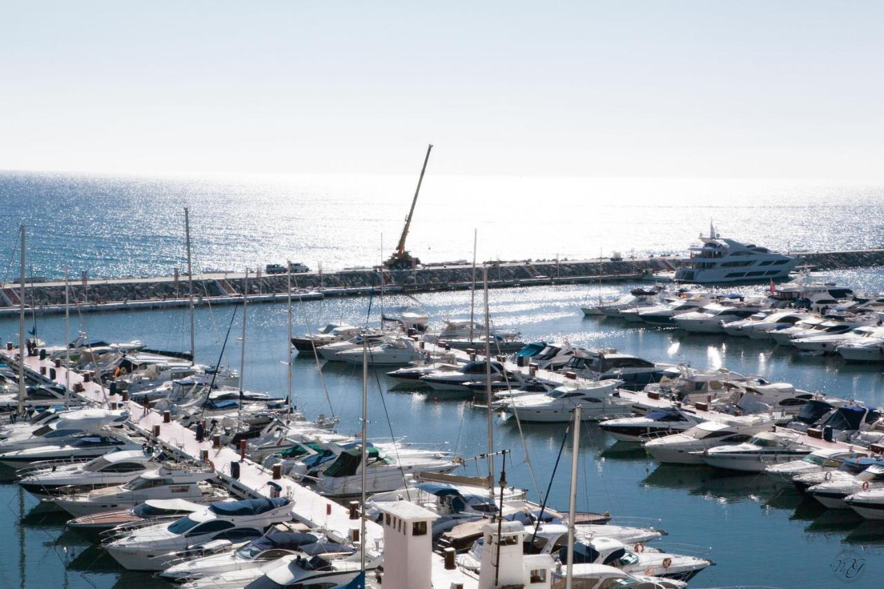 Appartamento Luxury Puerto Banus Penthouse With Parking & Wi-Fi Marbella Esterno foto
