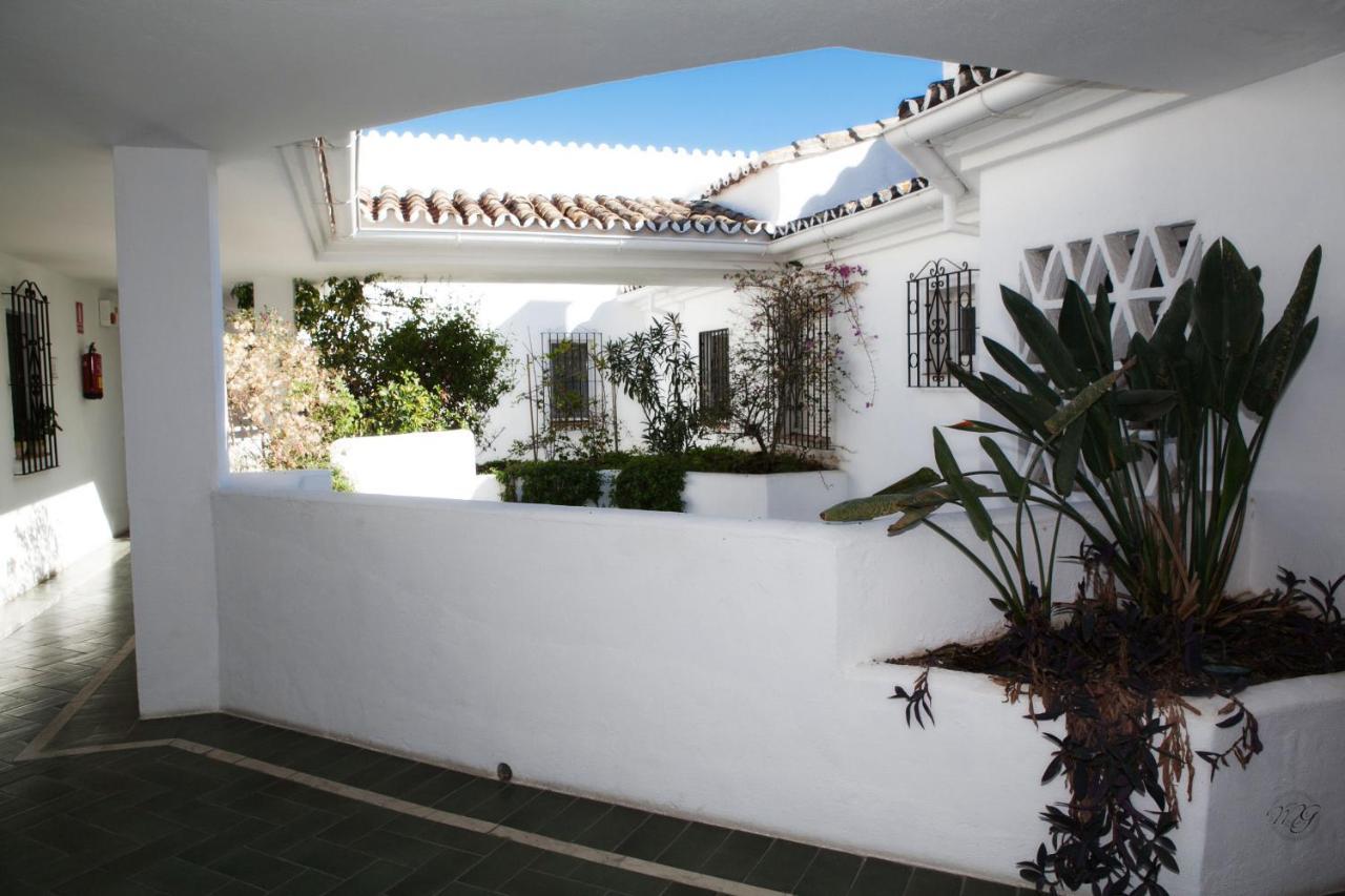 Appartamento Luxury Puerto Banus Penthouse With Parking & Wi-Fi Marbella Esterno foto