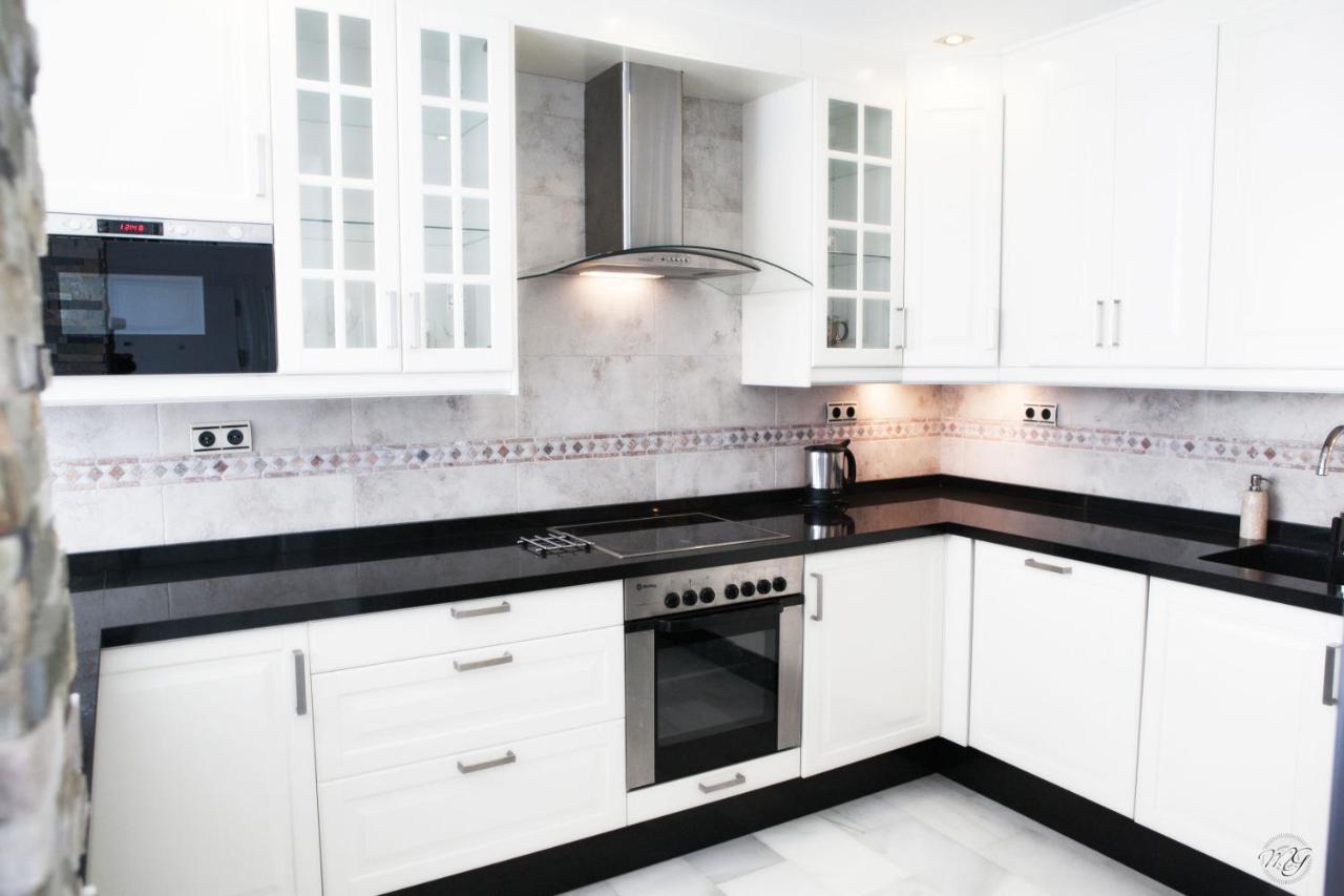 Appartamento Luxury Puerto Banus Penthouse With Parking & Wi-Fi Marbella Esterno foto