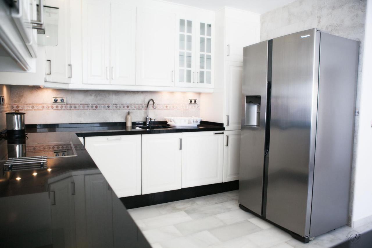 Appartamento Luxury Puerto Banus Penthouse With Parking & Wi-Fi Marbella Esterno foto