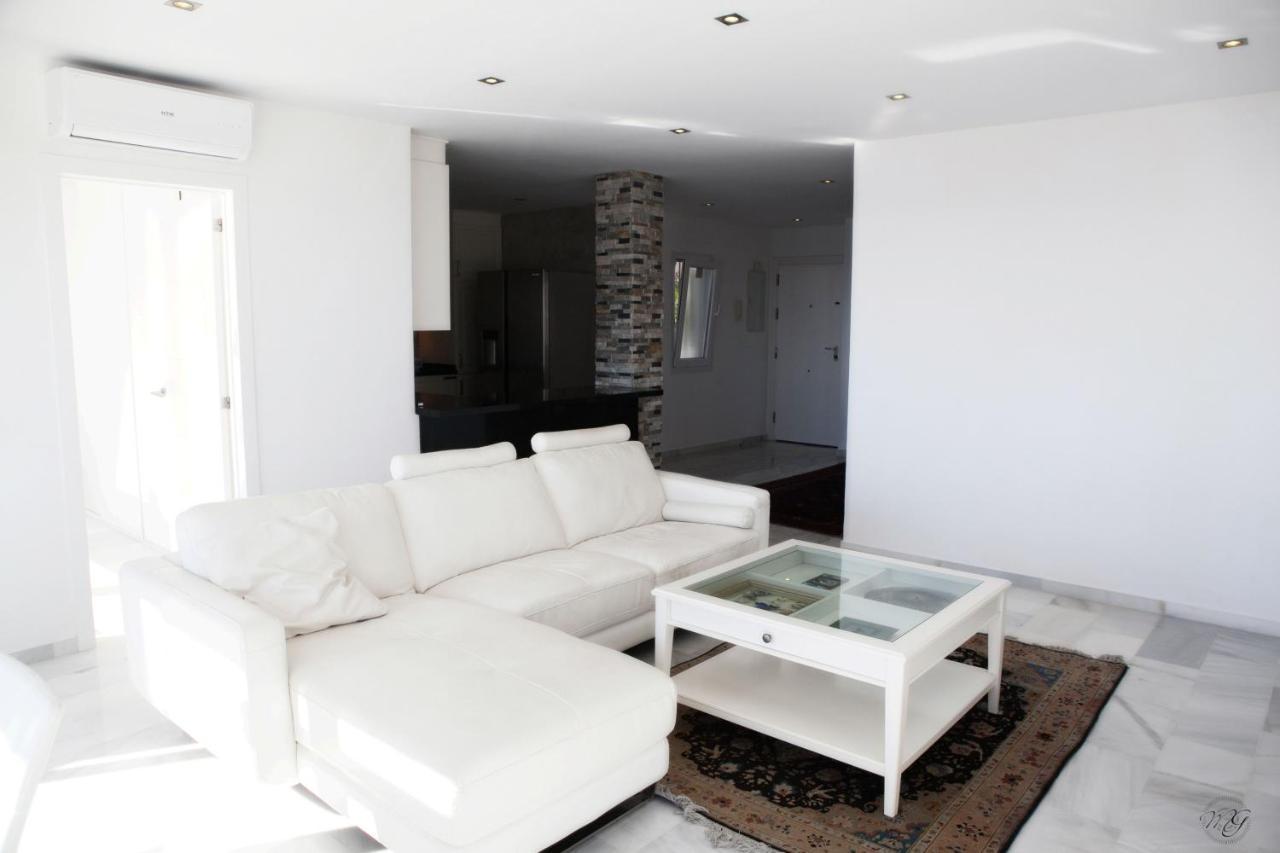 Appartamento Luxury Puerto Banus Penthouse With Parking & Wi-Fi Marbella Esterno foto