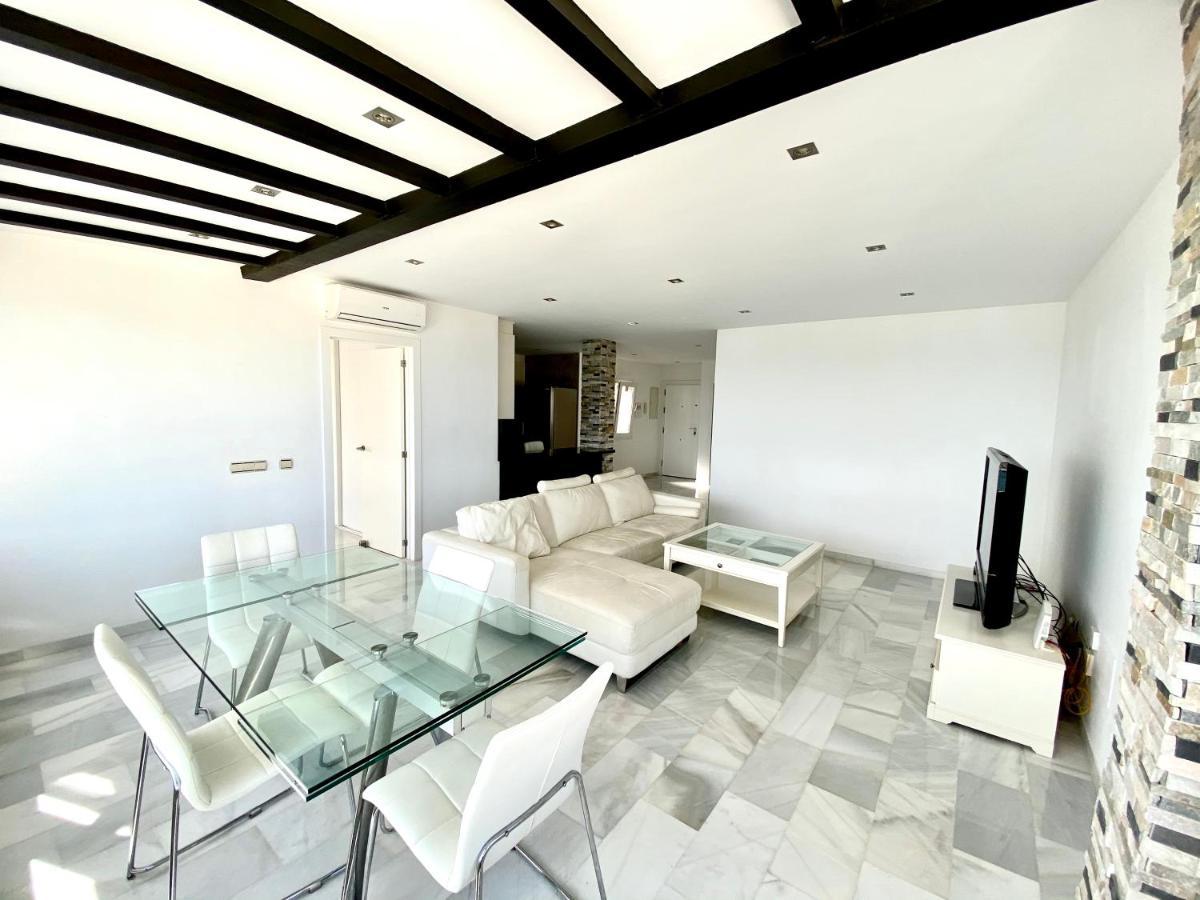 Appartamento Luxury Puerto Banus Penthouse With Parking & Wi-Fi Marbella Esterno foto