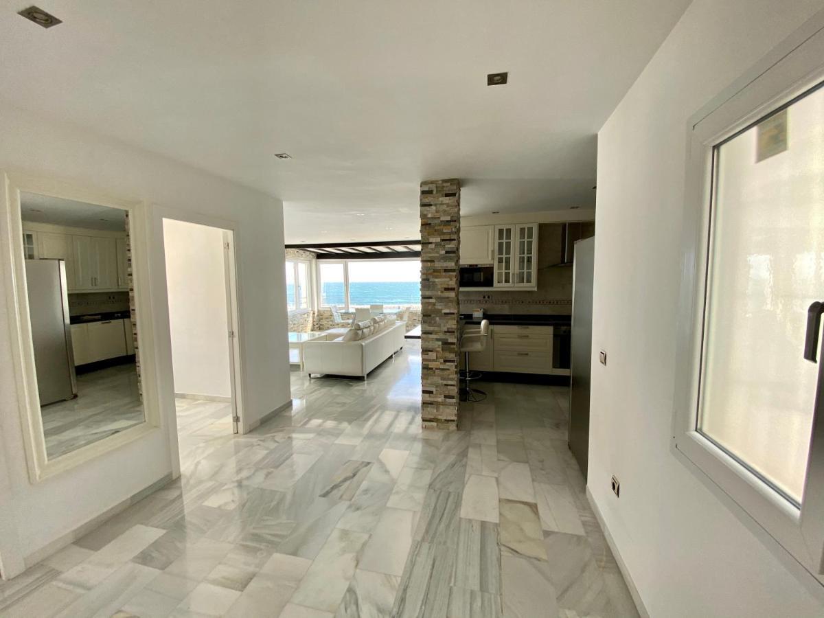 Appartamento Luxury Puerto Banus Penthouse With Parking & Wi-Fi Marbella Esterno foto