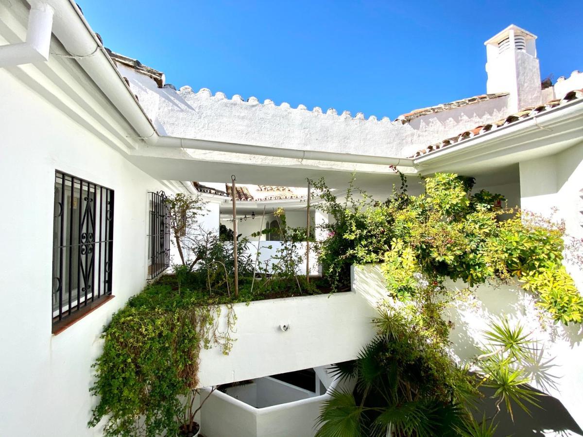 Appartamento Luxury Puerto Banus Penthouse With Parking & Wi-Fi Marbella Esterno foto