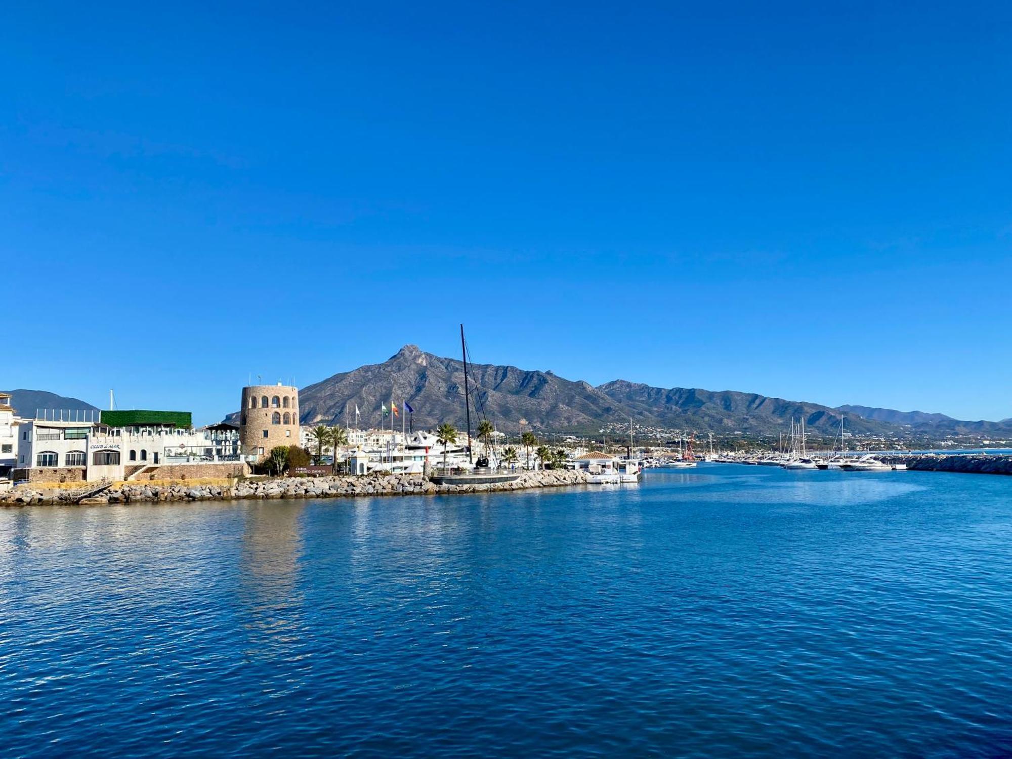 Appartamento Luxury Puerto Banus Penthouse With Parking & Wi-Fi Marbella Esterno foto