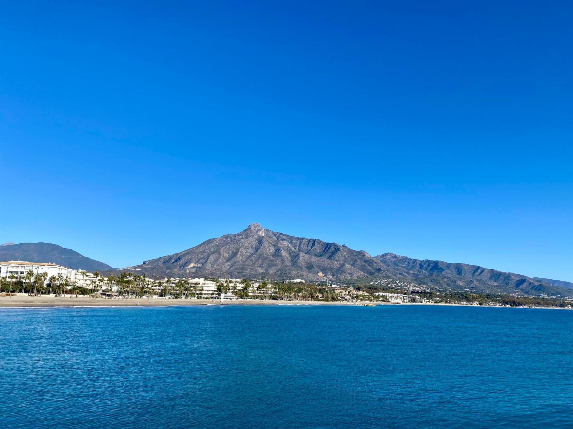 Appartamento Luxury Puerto Banus Penthouse With Parking & Wi-Fi Marbella Esterno foto